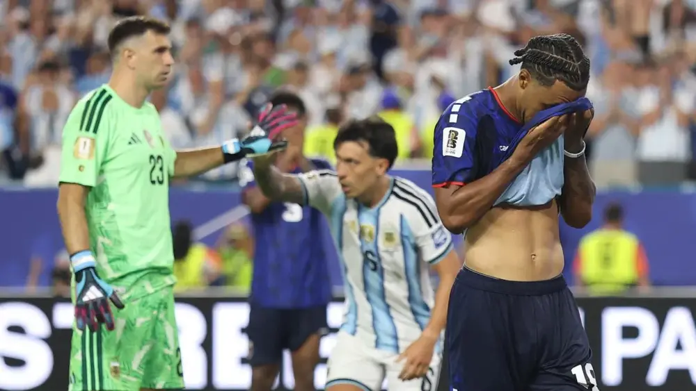 Argentina vence Cabo Verde na prorrogação com gol contra heróico