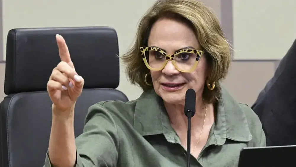 Damares cobra fim total da saidinha após morte de filhas