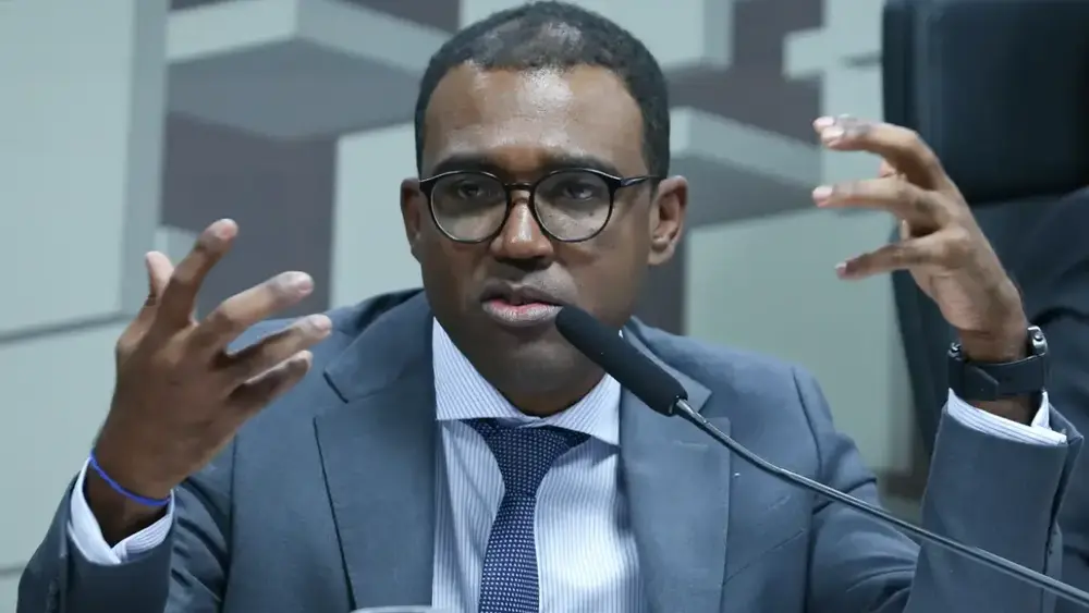 Diretor do BC relata à PF temor de vazamentos sobre Master