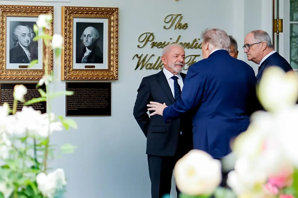 Lula e Trump têm reunião de três horas na Casa Branca