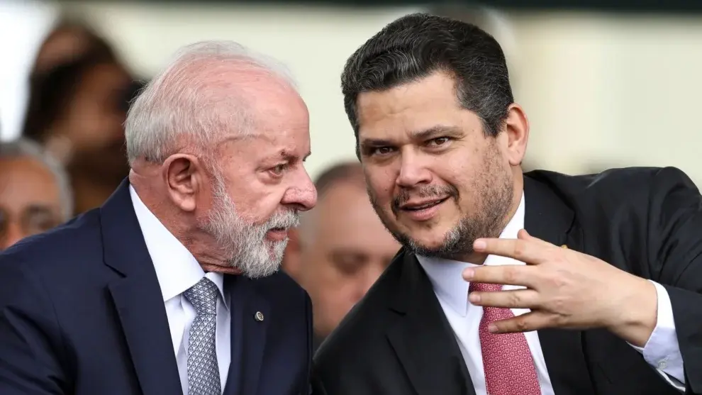 Lula planeja retaliação a aliados, mas poupa Alcolumbre