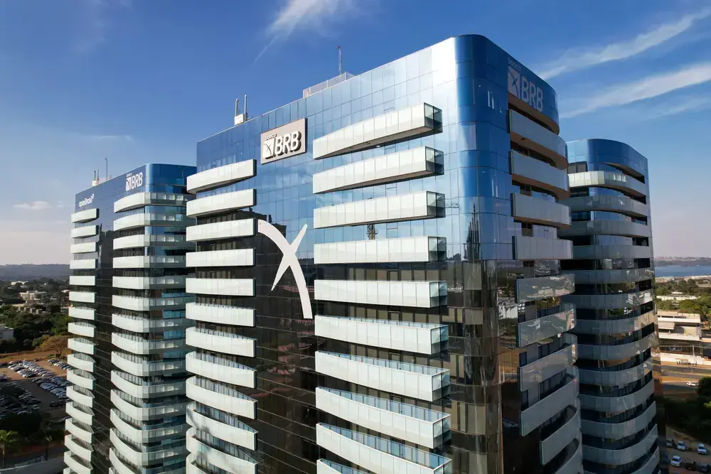 S&P rebaixa nota do BRB e cita incertezas sobre capitalização