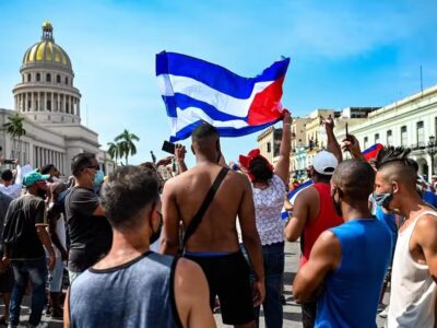 Falta de remédios em Cuba: ‘Estão nos matando aos poucos’