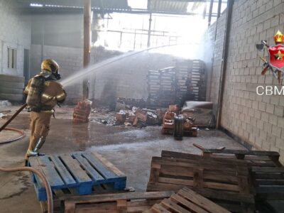 Incêndio em galpão de Ceilândia é controlado; sem vítimas
