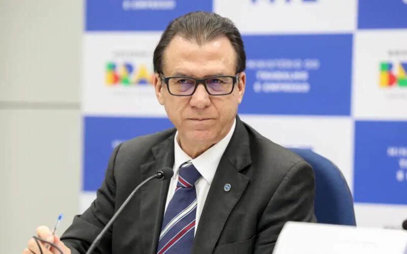 Marinho pede fim da escala 6x1 e regulamentação de apps
