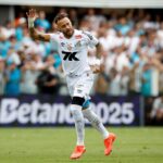 Neymar marca na despedida da Vila, Santos vence e sai do Z4