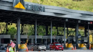 Fluxo em rodovias pedagiadas cai 1% em maio, aponta ABCR