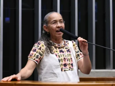 Heloísa Helena se despede da Câmara com discurso emocionado