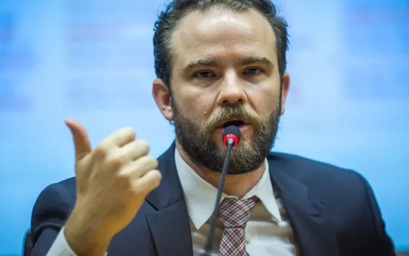 Desenrola para adimplentes será anunciado até o fim do mês